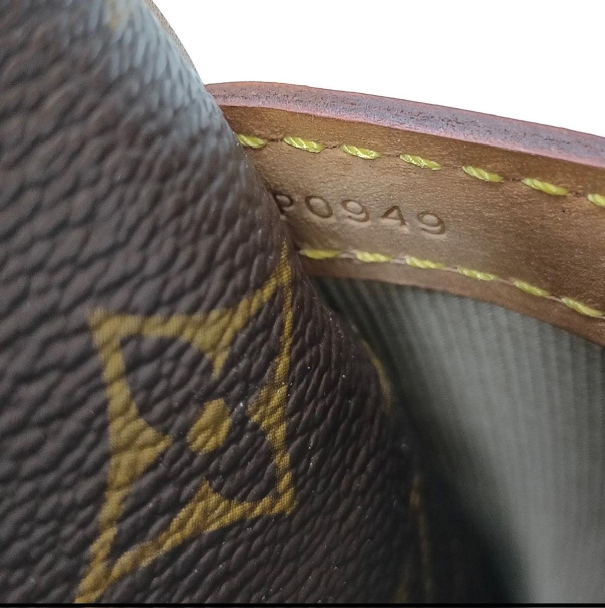 Louis Vuitton Reporter PM (1999)